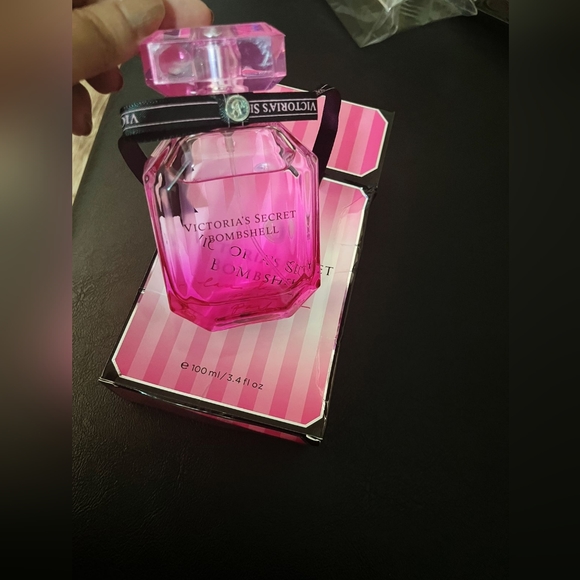 Victoria's secret Bombshell 100ml brand new - Picture 6 of 6